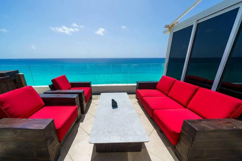Oceanview Penthouse With Jacuzzi At Hotel Zone Cancún Villa